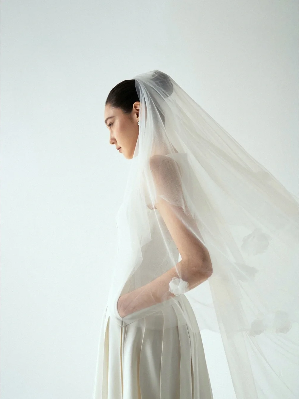 Elegant White Bridal Veil - Classic Long Tulle Veil